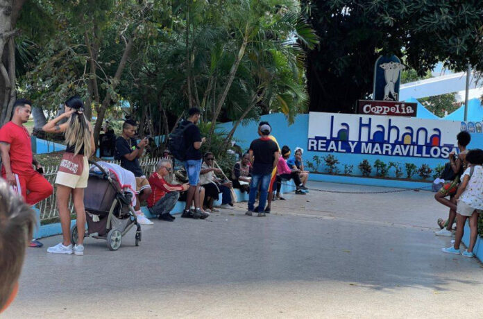 La debacle energética derrite el poco helado que Coppelia ofrece a los cubanos