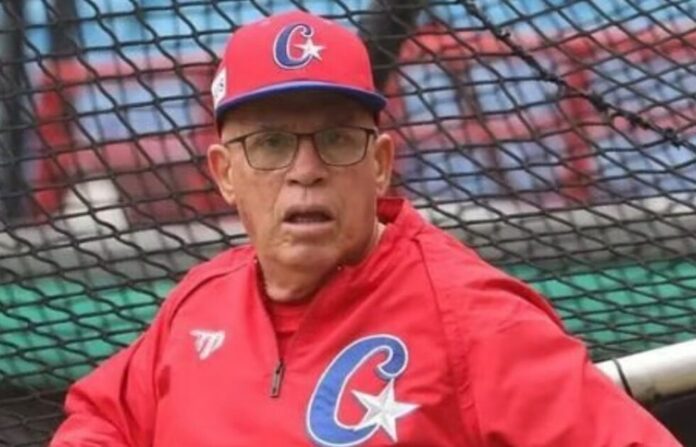 Descartan ictus en Armando Ferrer, director de béisbol en Cuba; sigue hospitalizado