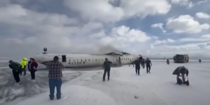 Accidente aéreo en Ontario: Avión de Delta Air Lines se estrella al aterrizar