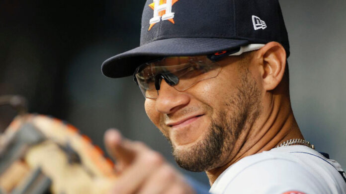 San Diego abre la puerta al pelotero cubano Yulieski Gurriel para seguir en las Grandes Ligas