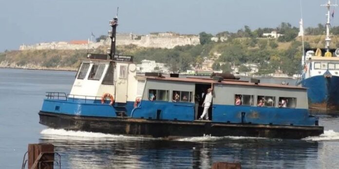 A bordear la bahía en guagua: se avería la Lanchita de Regla, otra vez