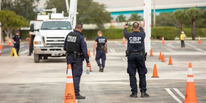 Florida endurece medidas contra migrantes: más poder para la policía