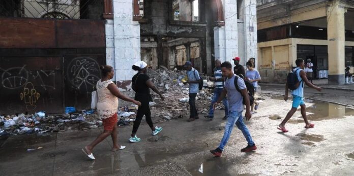 Población cubana cae por debajo de los 9,8 millones, reconoce el Gobierno