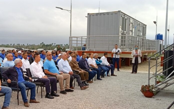 Apagones en Cuba eclipsan la inauguración de parque solar fotovoltaico