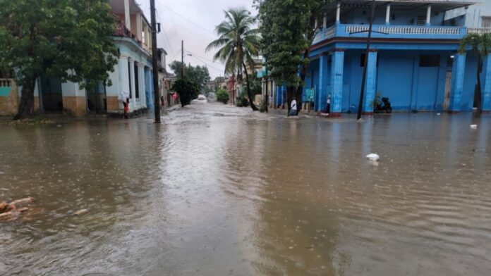 Intensas lluvias provocan inundaciones en La Habana y el occidente de Cuba