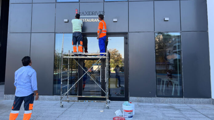 Inauguración en falso del hotel de la Torre K, que aún no recibe clientes