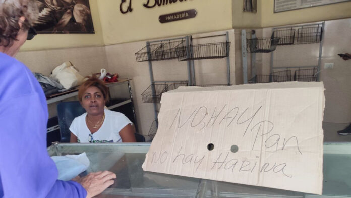 “No hay pan, no hay harina”, el cartel omnipresente en los comercios de La Habana