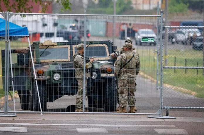 EE UU envía 3.000 militares más a la frontera con México para contener la migración