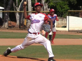 Con Jordan Pérez, van 11 peloteros del equipo Sub-15 de béisbol que salen de Cuba