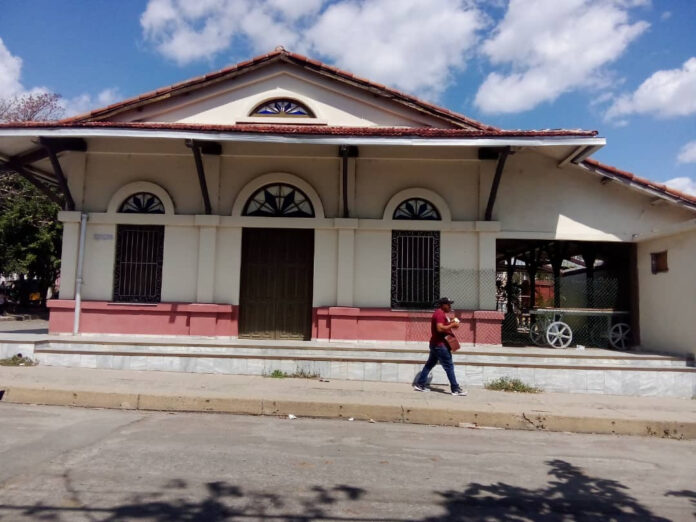 Por riesgo de derrumbe, cierran la estación de trenes de Cienfuegos tras invertir 5,3 millones de pesos