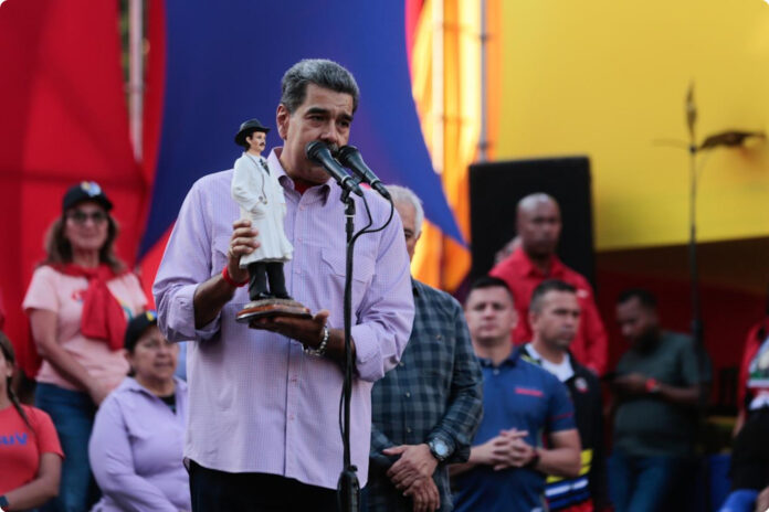 Maduro dice que tomará medidas para detener la “acción ilegal” de Guyana en la zona disputada