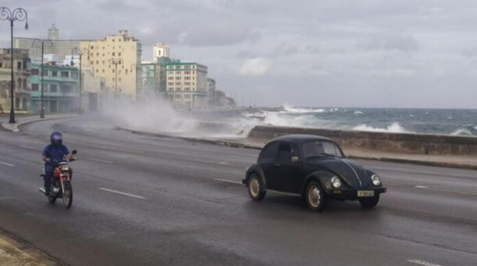 Encuentran el cuerpo del niño ahogado por el oleaje en el Malecón de La Habana