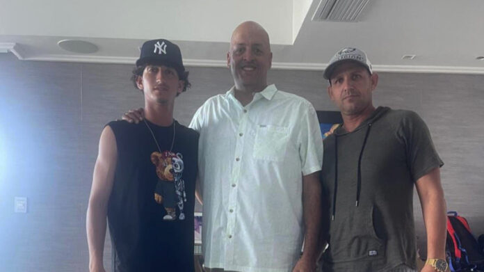 Dos peloteros cubanos, padre e hijo, buscan en Dominicana una oportunidad para las Grandes Ligas